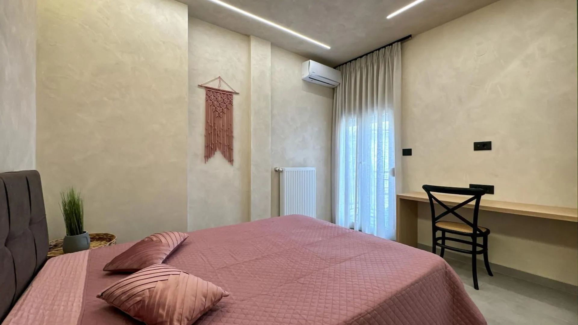 Boho & Art Suite Thessaloniki Apartment